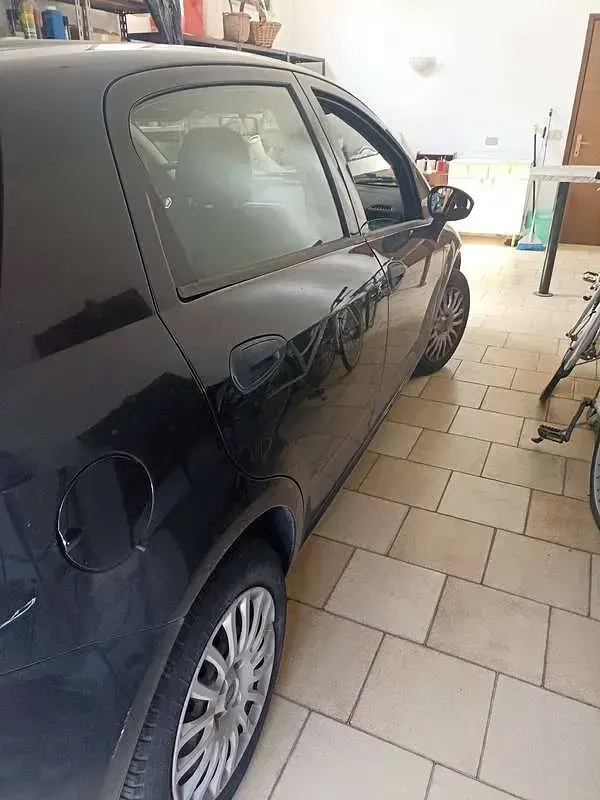 Usata Fiat Grande Punto S 69 CV (50 kW) 2012 Nero Utilitaria