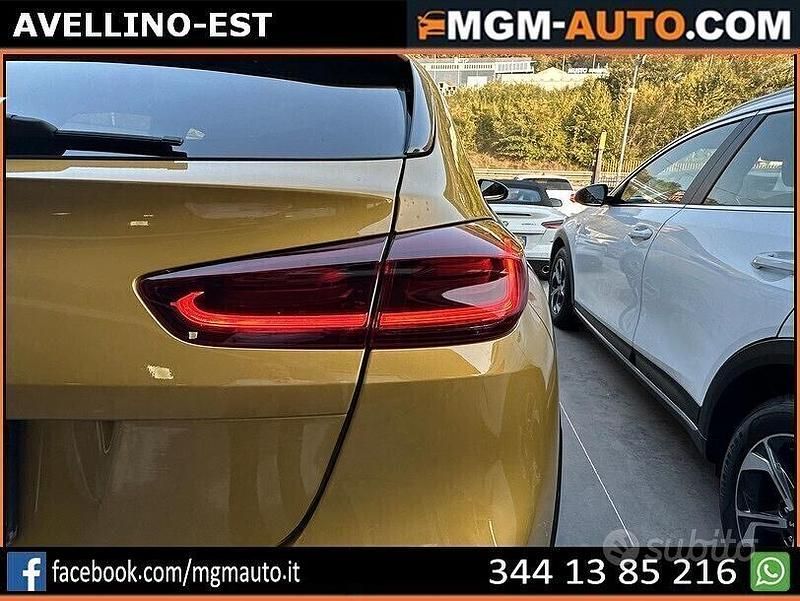 Usata Kia XCeed 136 CV (100 kW) 2021 Oro SUV