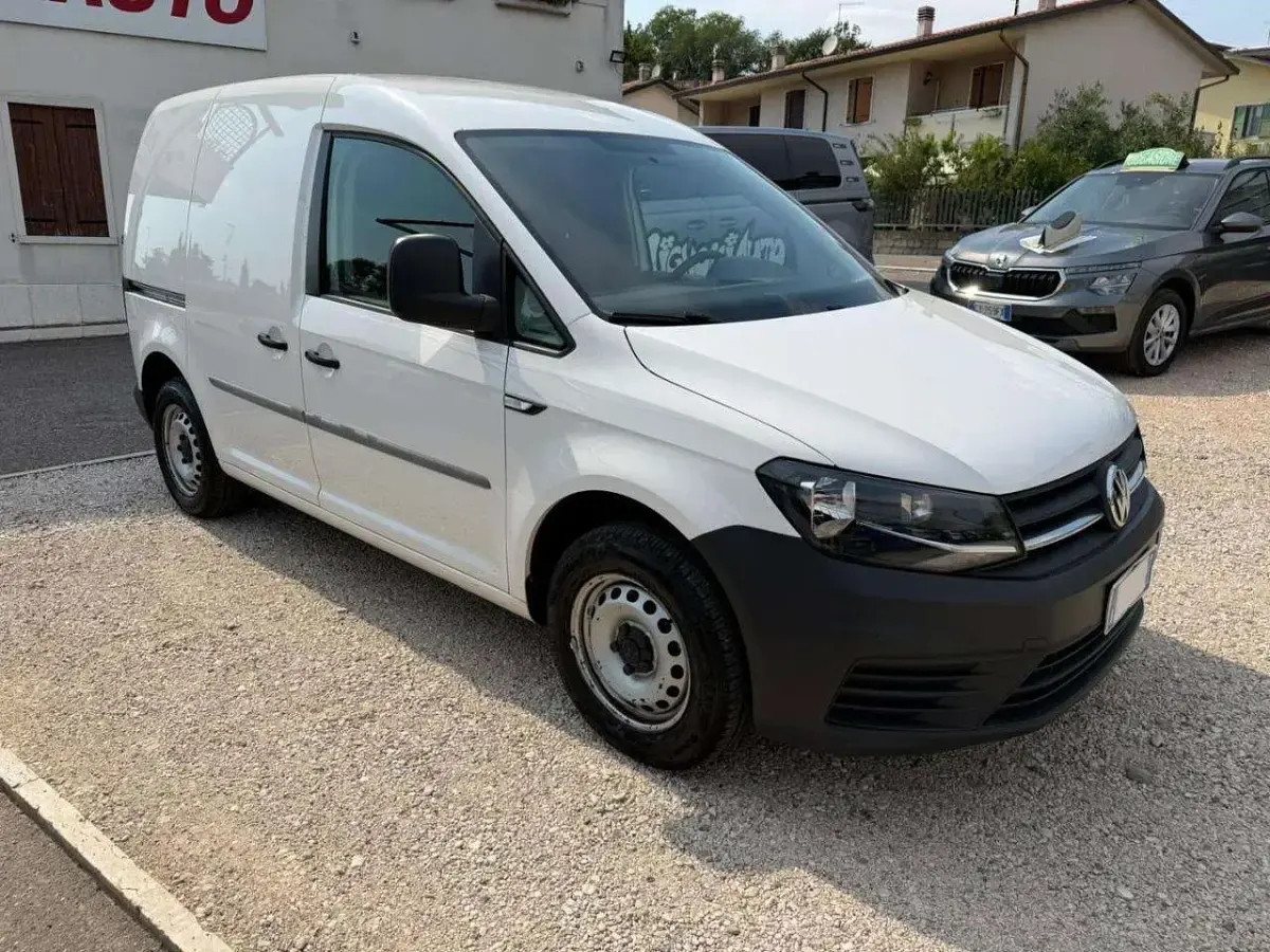 Usata VW Caddy 102 CV (75 kW) 2018 Bianco Monovolume