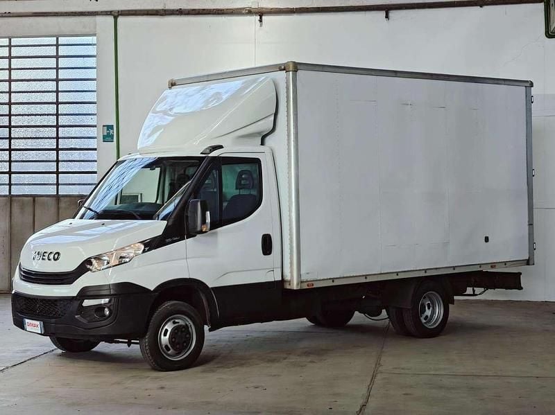 Usata Iveco Daily 136 CV (100 kW) 2019 Bianco Berlina