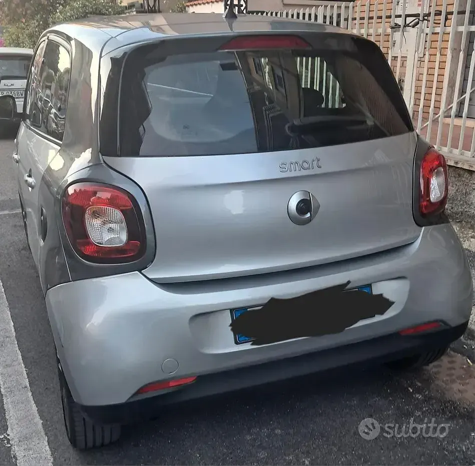 Usata Smart ForFour Passion 90 CV (66 kW) 2018 Grigio Utilitaria