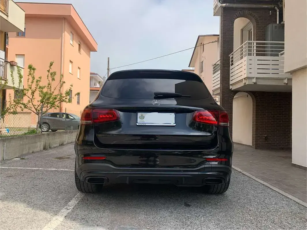 Usata Mercedes GLC220 Premium Plus 194 CV (142 kW) 2022 Nero SUV