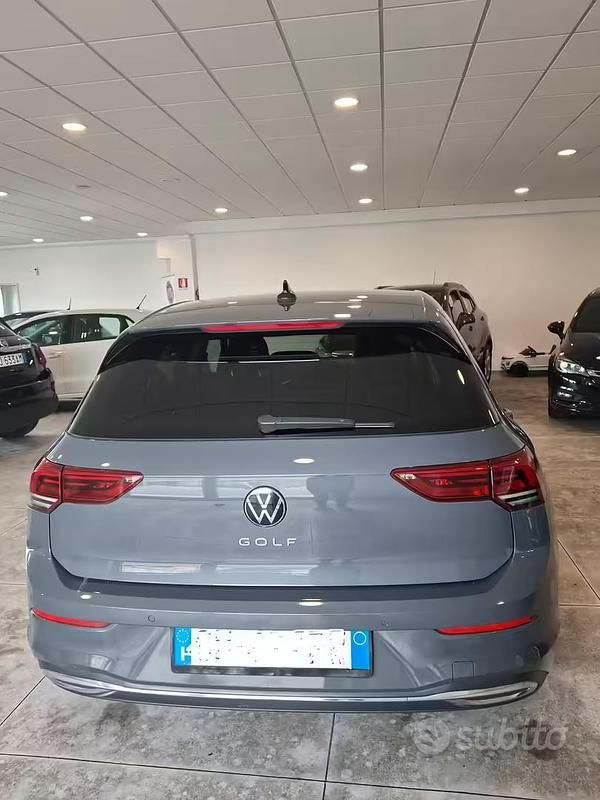 Usata VW Golf VII Style 150 CV (110 kW) 2021 Grigio Utilitaria