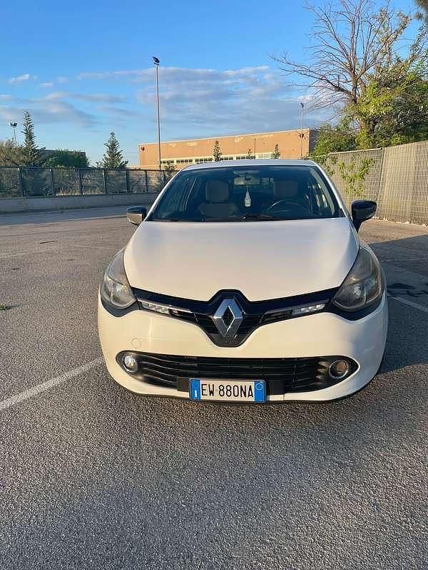 Usata Renault Clio IV 75 CV (55 kW) 2014 Berlina