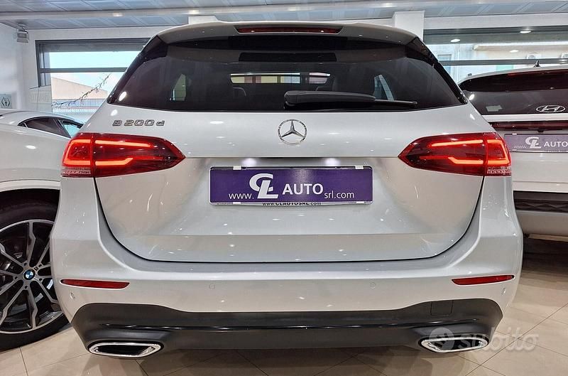 Usata Mercedes B200 149 CV (109 kW) 2019 Grigio Monovolume