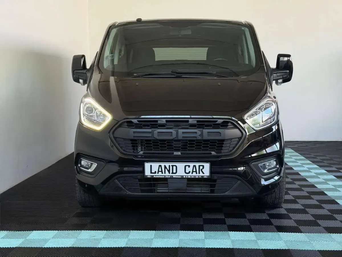 Usata Ford Tourneo Trend 105 CV (77 kW) 2018 Nero Monovolume