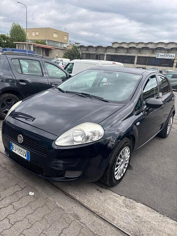 Usata Fiat Punto Active 59 CV (43 kW) 2011 Blu Utilitaria