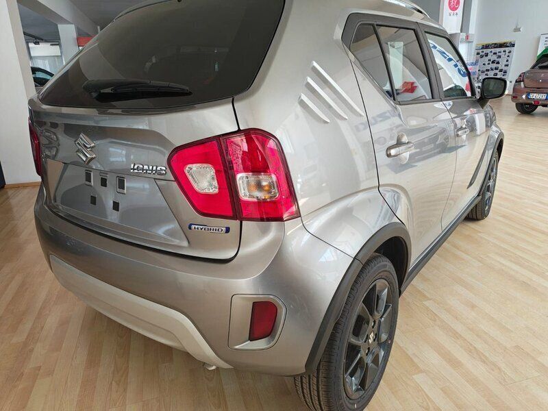 Nuova Suzuki Ignis 83 CV (61 kW) 2025 Argento Utilitaria