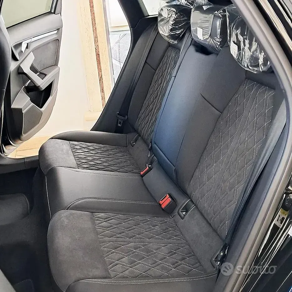 Uusi Audi A3 Comfort 150 HP (110 kW) 2026 Musta Sedan