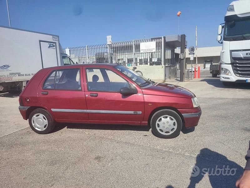Usata Renault Clio 48 CV (35 kW) 1996 Utilitaria