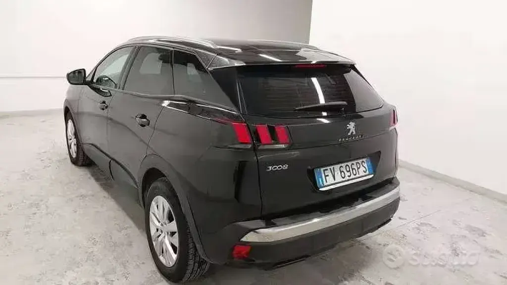 Usata Peugeot 3008 131 CV (96 kW) 2019 Nero SUV