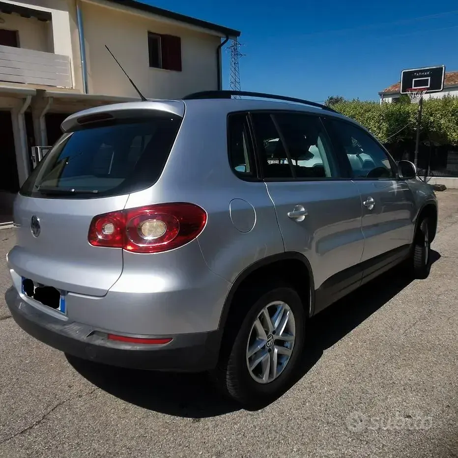 Usata VW Tiguan 140 CV (102 kW) 2010 Grigio SUV