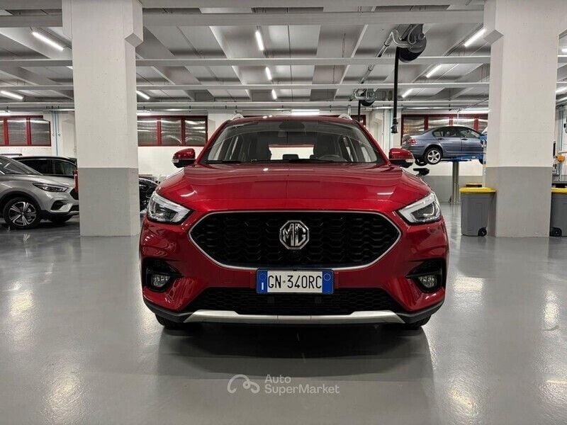 Usata MG ZS Luxury 111 CV (81 kW) 2023 Rosso Berlina