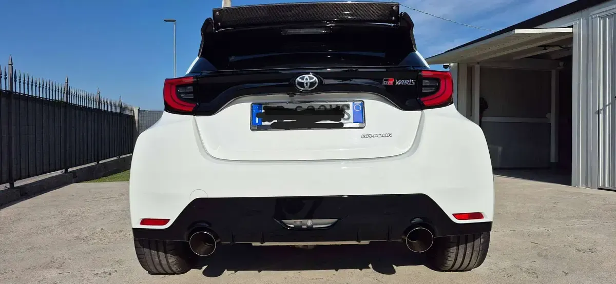 Usata Toyota Yaris 261 CV (191 kW) 2021 Bianco Utilitaria