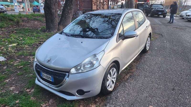 Usata Peugeot 208 Active 75 CV (55 kW) 2014 Other Utilitaria