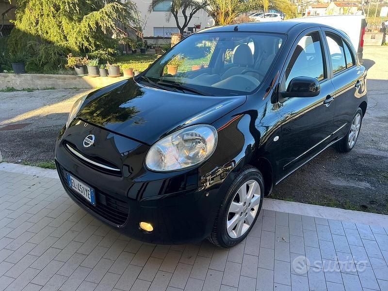 Usata Nissan Micra Tekna 98 CV (72 kW) 2012 Nero Utilitaria