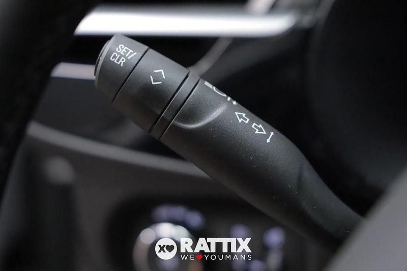 Używany Opel Corsa 101 KM (74 kW) 2024 Szary Hatchback