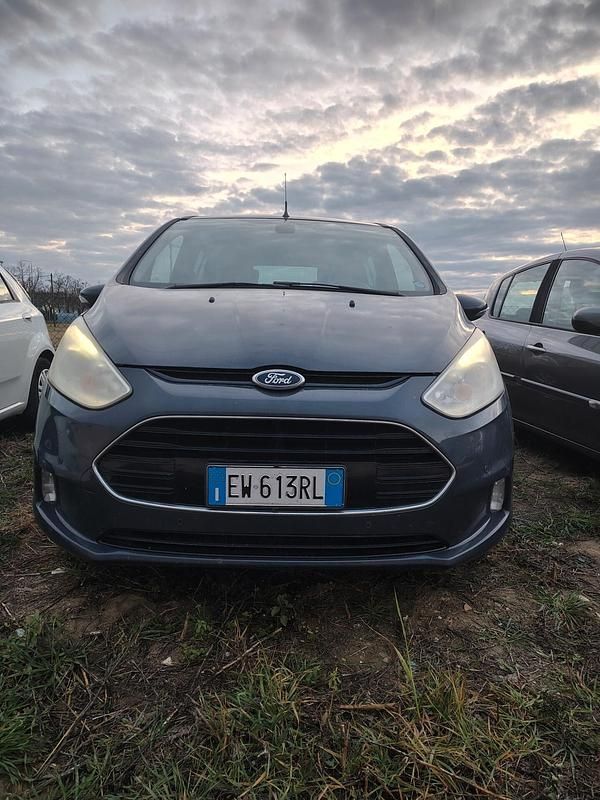 Usata Ford B-MAX Titanium 95 CV (69 kW) 2014 Grigio Monovolume