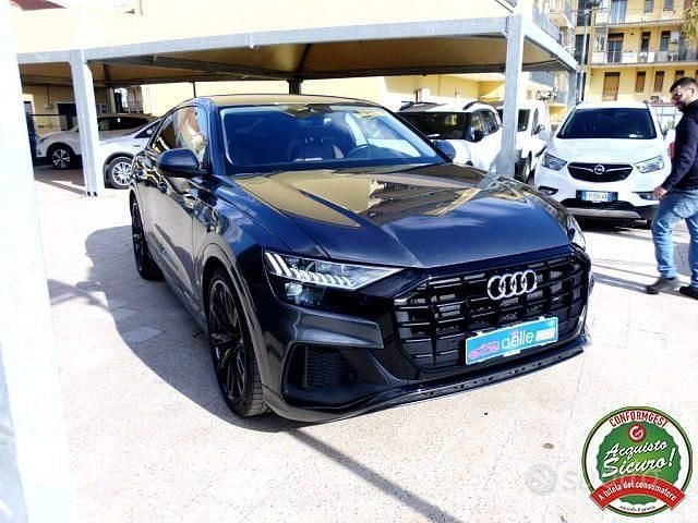Usata Audi Q8 S-Line 286 CV (210 kW) 2022 Grigio SUV