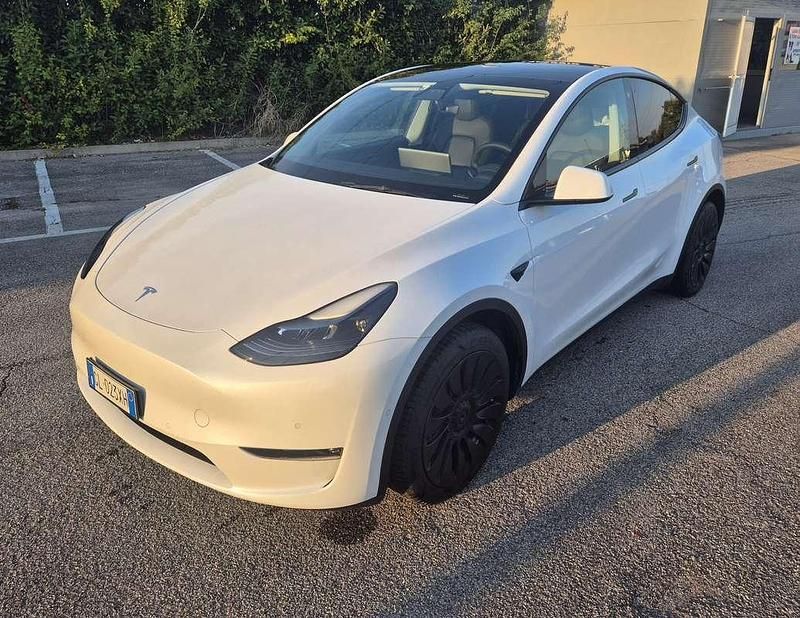 Usata Tesla Model Y 152 kW (208 CV) 2022 SUV
