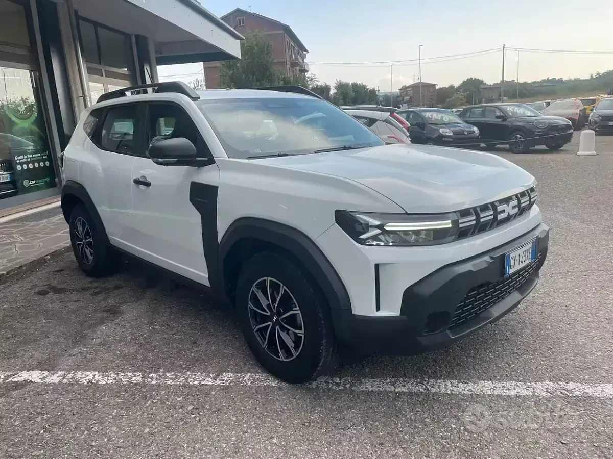 Usata Dacia Duster Essentiel 101 CV (74 kW) 2025 Bianco SUV