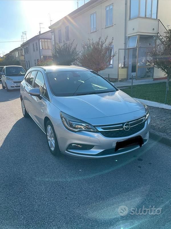 Usata Opel Astra 110 CV (80 kW) 2016 Grigio Berlina