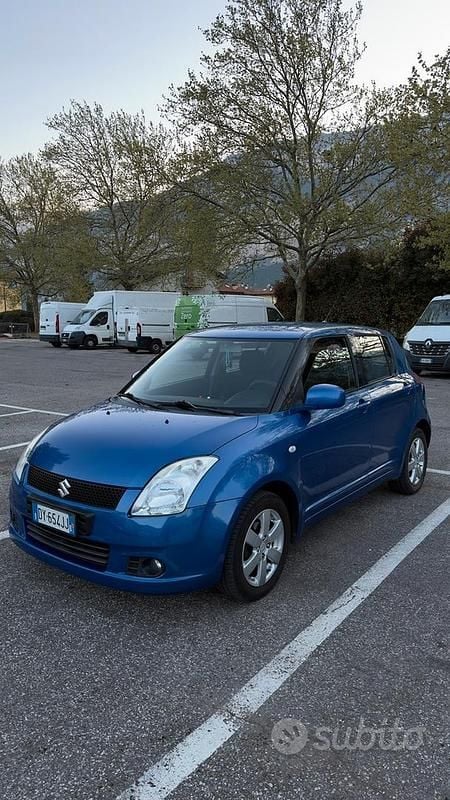 Usata Suzuki Swift 92 CV (67 kW) 2010 Blu Utilitaria