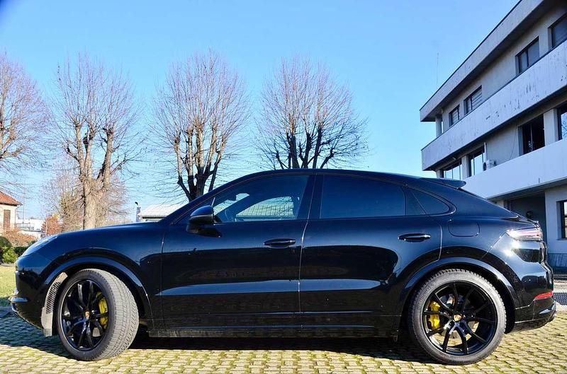 Usata Porsche Cayenne Coupe Sport 462 CV (339 kW) 2020 Nero Coupé
