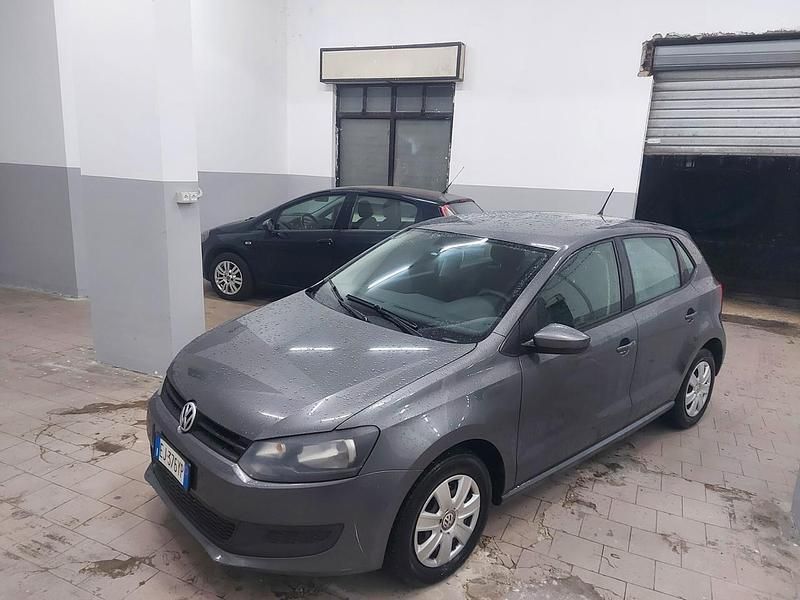 Usata VW Polo 75 CV (55 kW) 2011 Grigio Berlina