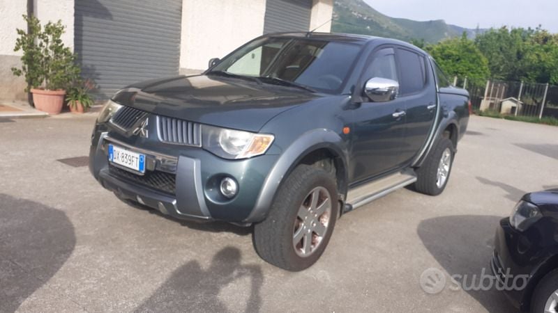 Usata Mitsubishi L200 167 CV (122 kW) 2009 Verde Pick-up