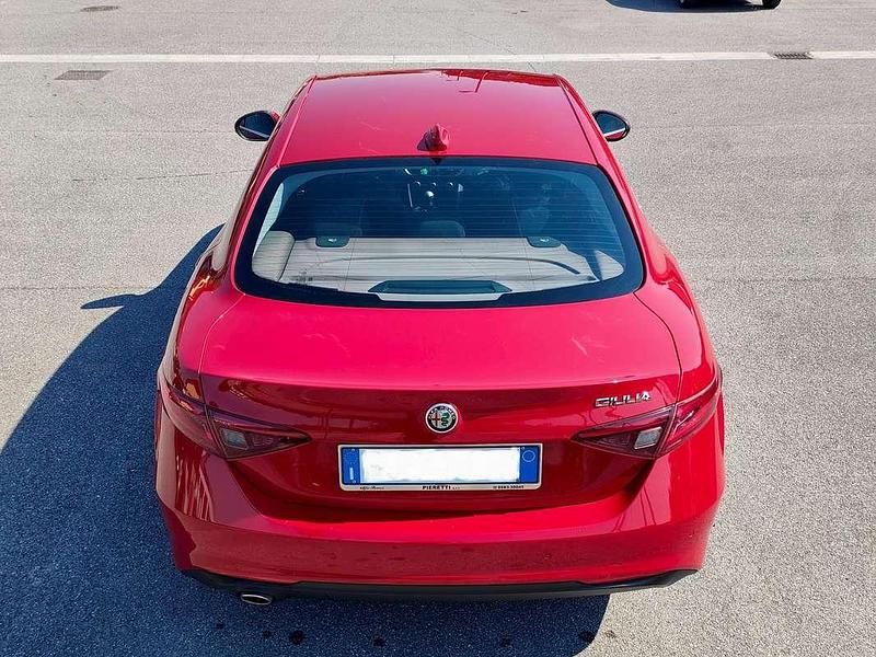 Usata Alfa Romeo Giulia 150 CV (110 kW) 2017 Rosso Berlina