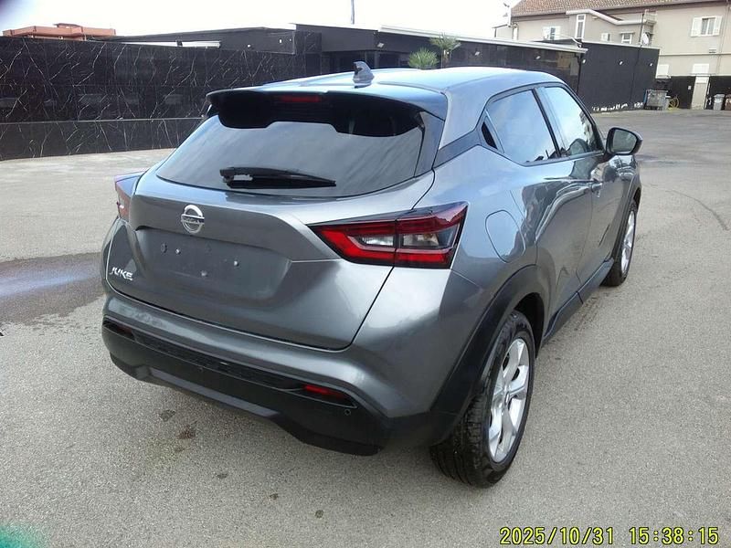 Usata Nissan Juke N-Connecta 114 CV (83 kW) 2022 Grigio scuro SUV