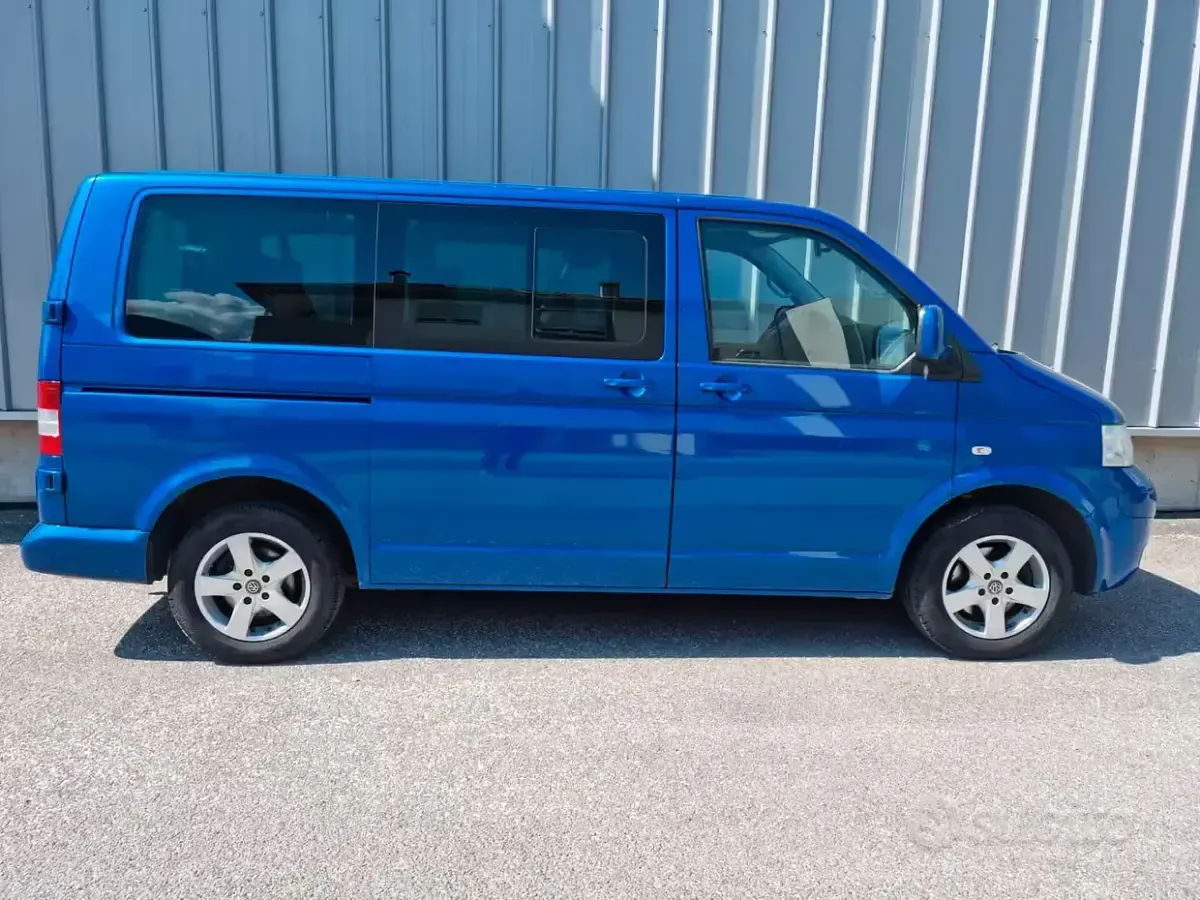 Käytetty VW Transporter 131 HP (96 kW) 2008 Sininen Van