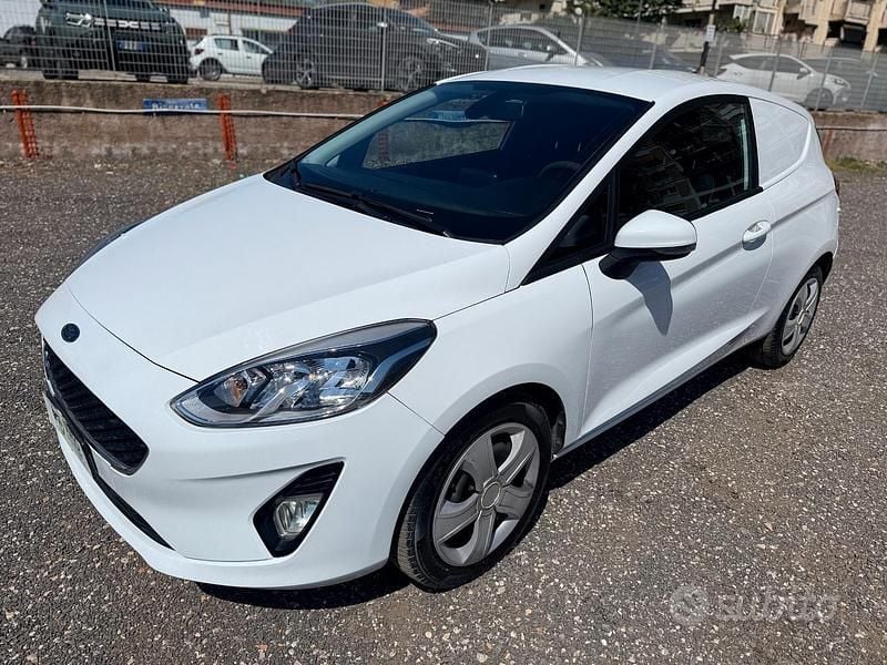 Usata Ford Fiesta 75 CV (55 kW) 2020 Bianco Utilitaria