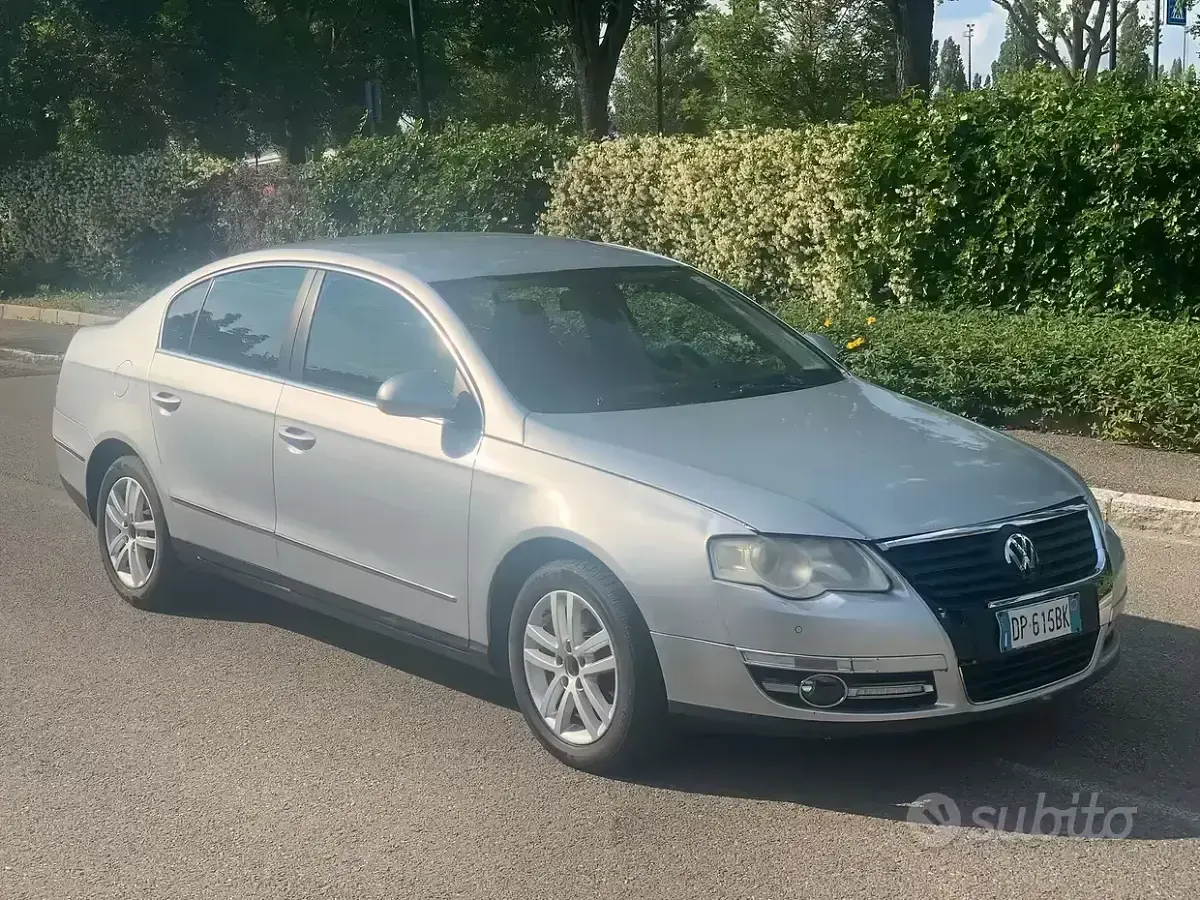 Usata VW Passat 105 CV (77 kW) 2008 Grigio Berlina