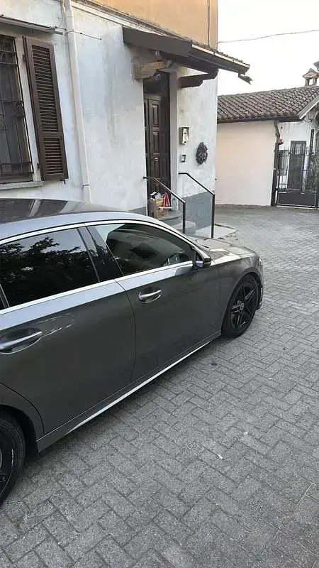 Usata Mercedes A180 Premium 109 CV (80 kW) 2018 Berlina