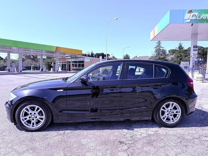 Usata BMW 120 176 CV (129 kW) 2008 Nero Utilitaria