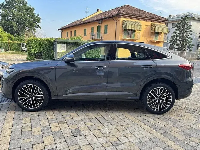 Nuova Audi Q5 Sportback S-Line 204 CV (150 kW) 2025 Grigio SUV