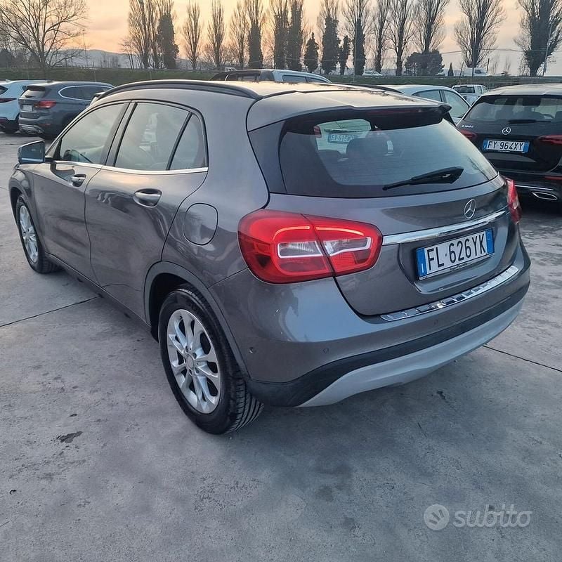 Begagnad Mercedes GLA180 Premium 109 HK (80 kW) 2017 Grå SUV