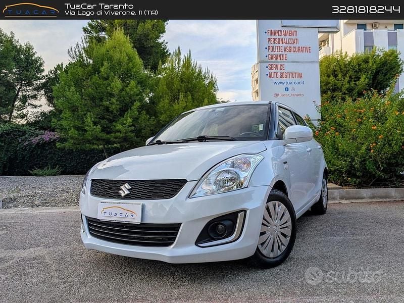 Bianco pastello Usata 2015 Suzuki Swift Due volumi | 6500 € (Buon prezzo) - Immagine 1/4