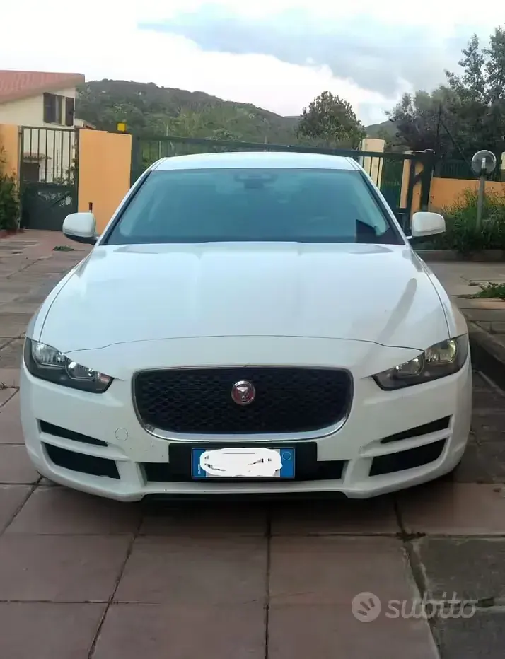Usata Jaguar XE 180 CV (132 kW) 2016 Bianco Berlina