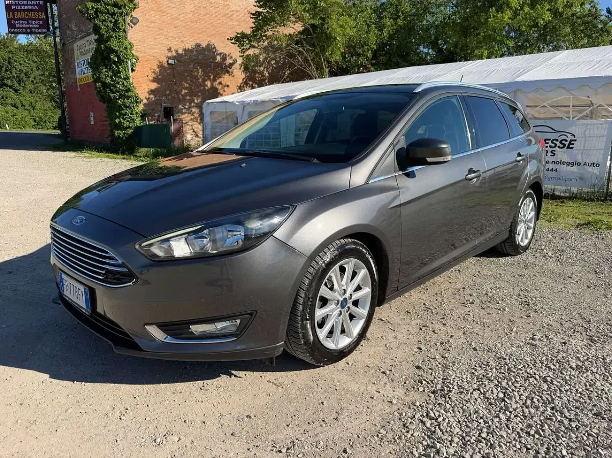 Usata Ford Focus Titanium X 120 CV (88 kW) 2018 Grigio Station wagon