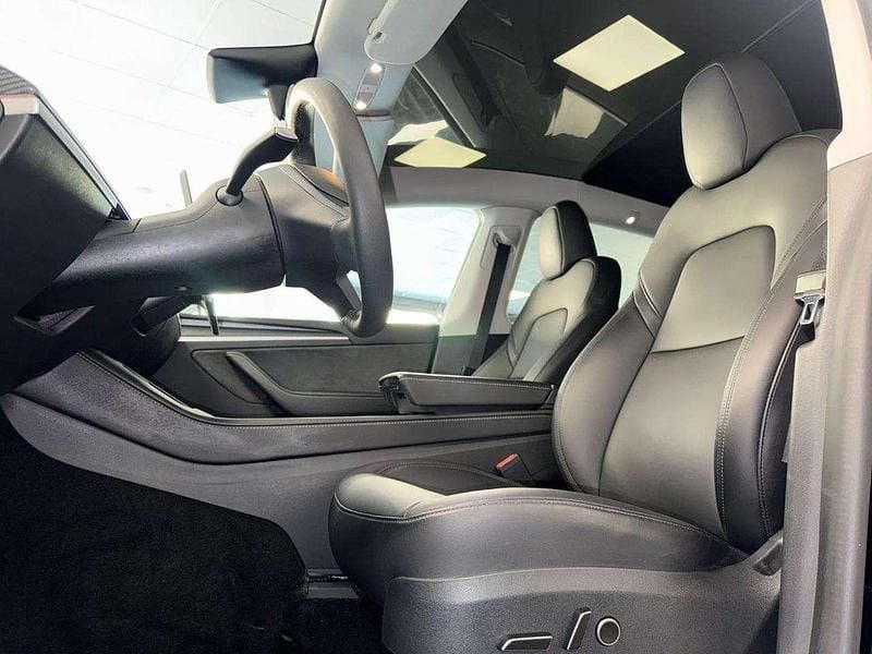 Usata Tesla Model Y Long Range AWD 378 kW (514 CV) 2024 Nero SUV