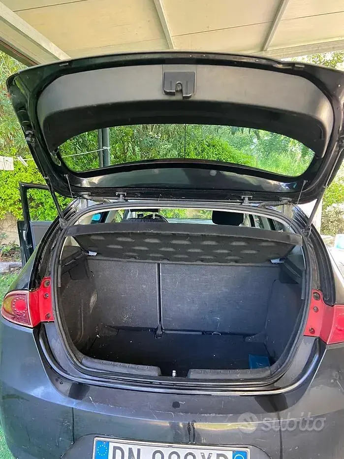 Usata Seat Leon 110 CV (80 kW) 2008 Nero Utilitaria