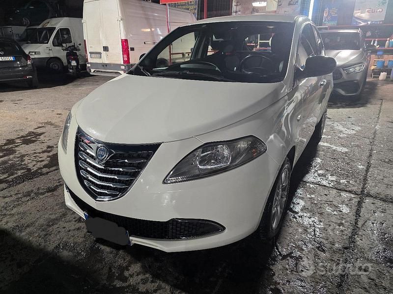 Usata Lancia Ypsilon Gold 80 CV (58 kW) 2014 Utilitaria