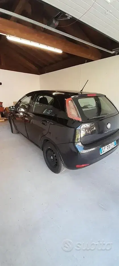 Usata Fiat Grande Punto 95 CV (69 kW) 2012 Nero Utilitaria