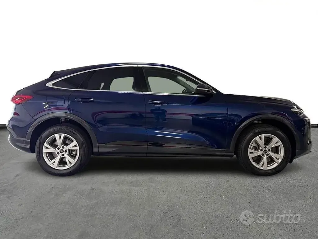 Nuova Audi Q5 Sportback Advanced 204 CV (150 kW) 2026 Bluazzurro SUV