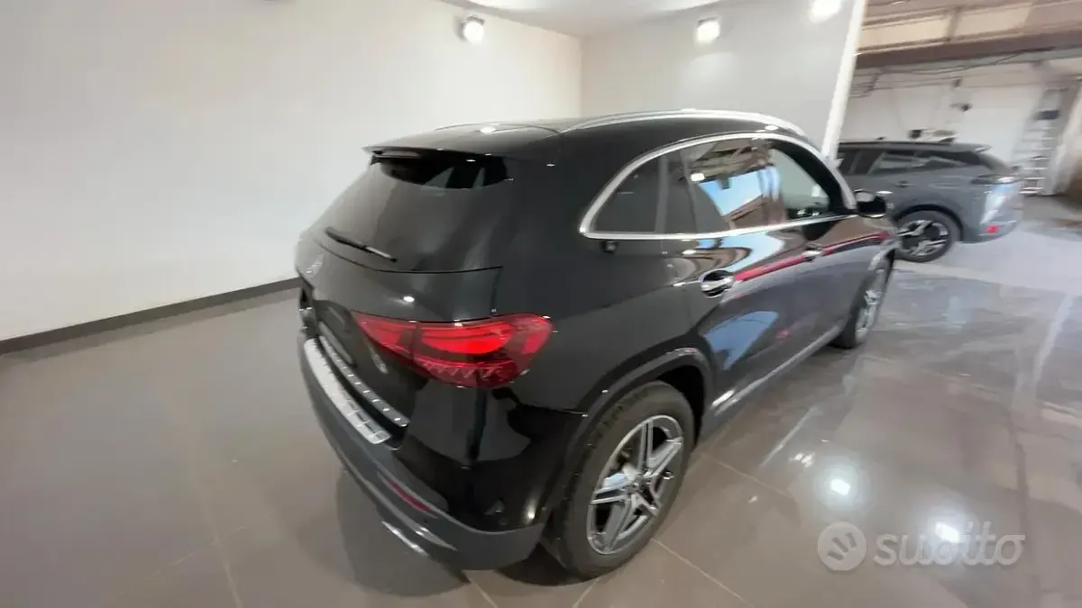 Usata Mercedes GLA200 Advanced 150 CV (110 kW) 2024 Nero SUV