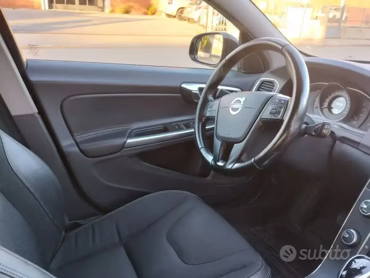 Usata Volvo V60 CC 190 CV (139 kW) 2017 Bianco Station wagon