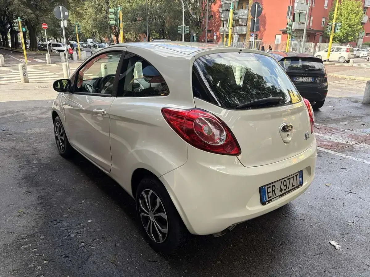 Usata Ford Ka 69 CV (50 kW) 2013 Bianco Utilitaria